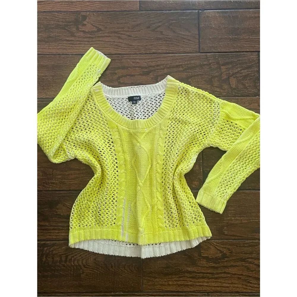 New Ana Women Sweater Size L